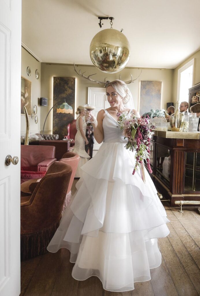 Wedding-at-Aynhoe-Park-photographer-in-Oxford