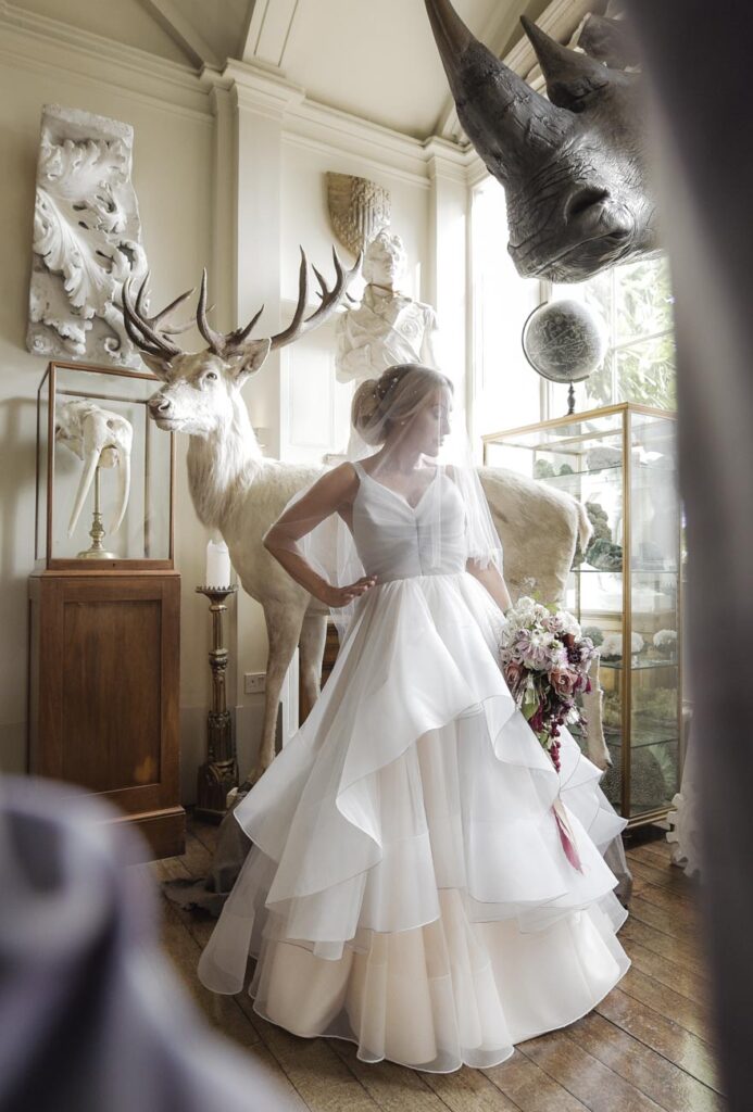 Wedding-at-Aynhoe-Park-photographer-in-Oxford