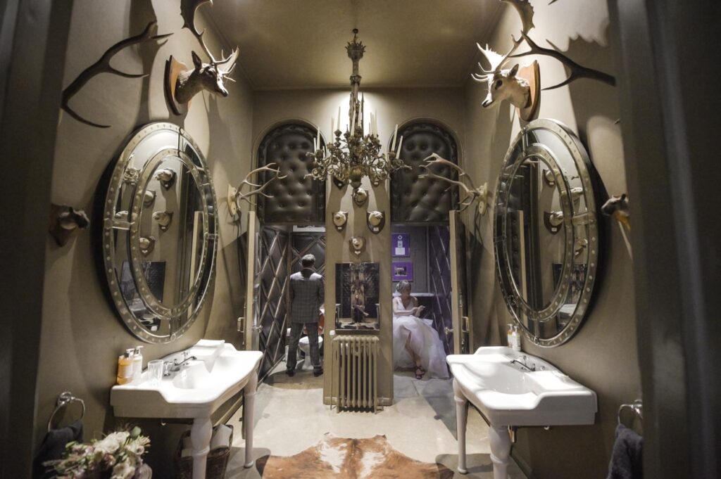 Wedding-at-Aynhoe-Park-photographer-in-Oxford