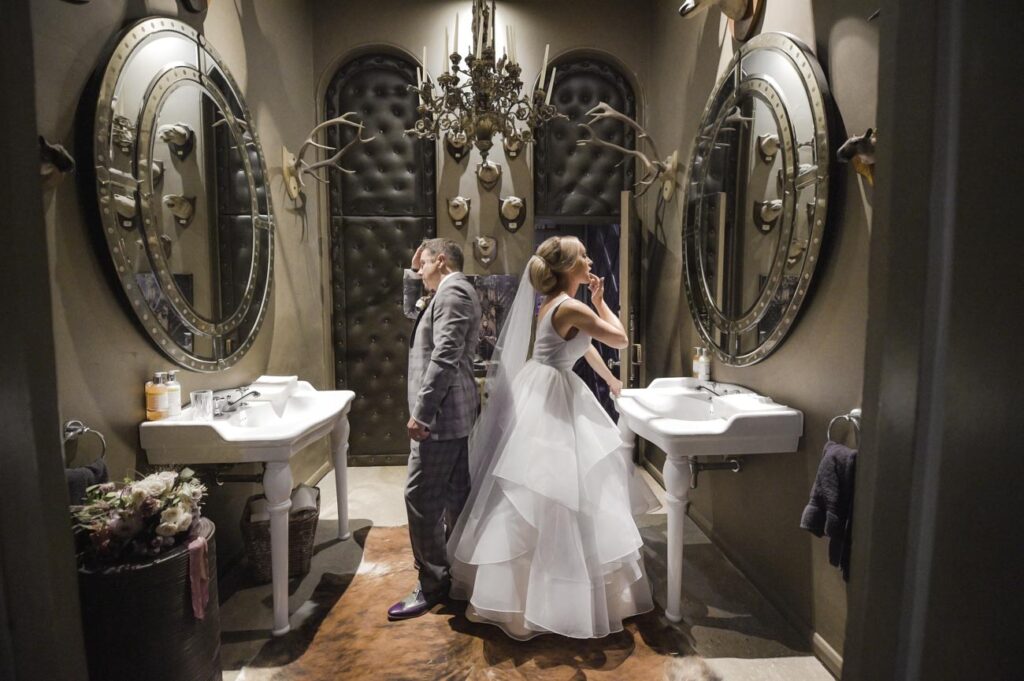 Wedding-at-Aynhoe-Park-photographer-in-Oxford