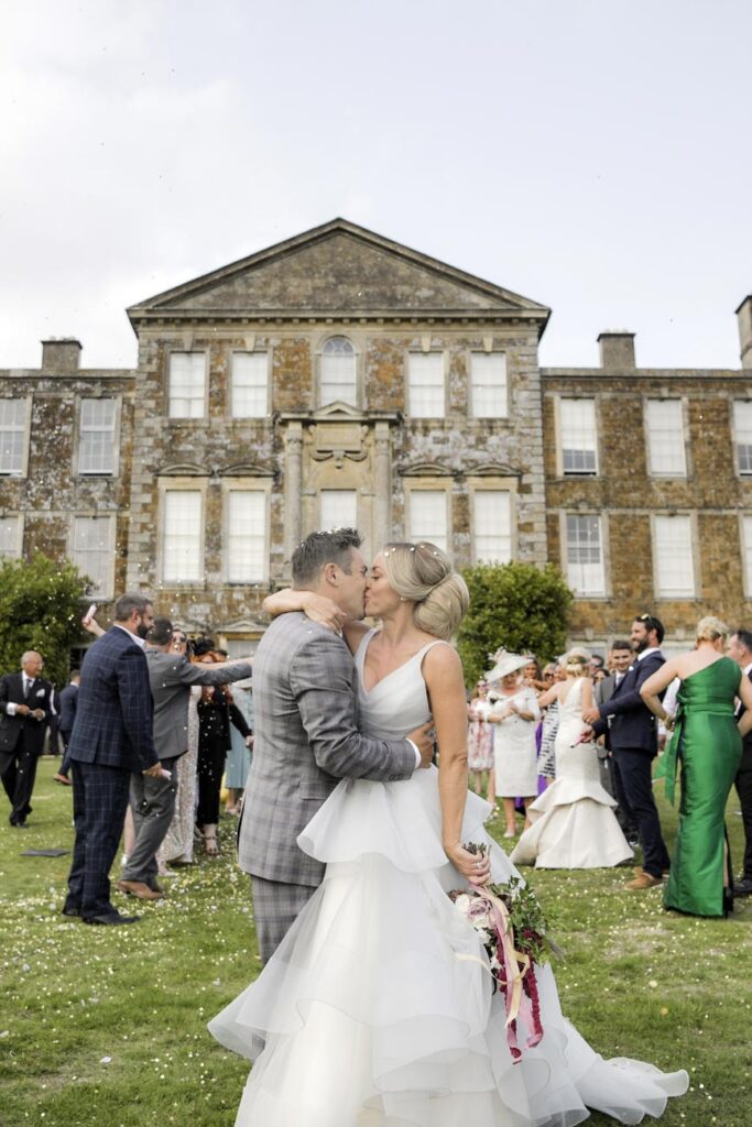 Wedding-at-Aynhoe-Park-photographer-in-Oxford