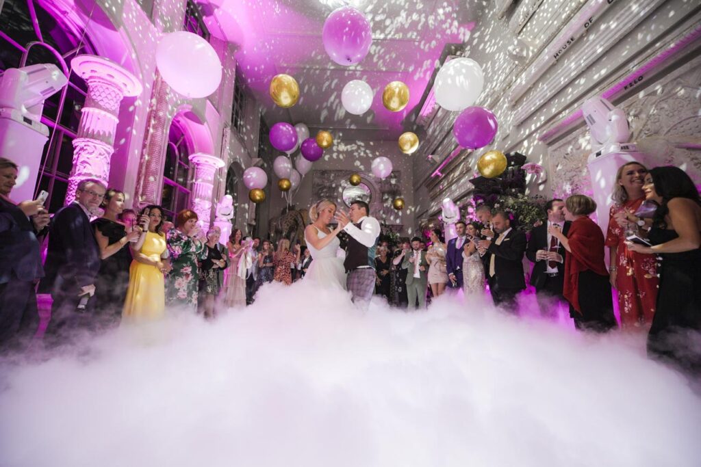 Wedding-at-Aynhoe-Park-photographer-in-Oxford