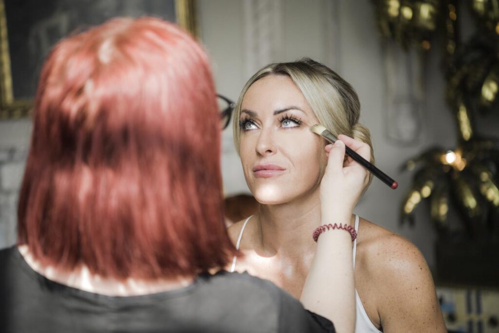 Wedding-at-Aynhoe-Park-photographer-in-Oxford