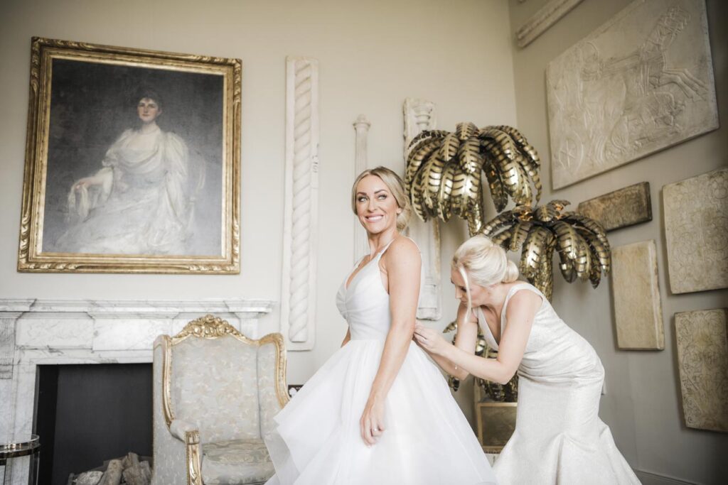 Wedding-at-Aynhoe-Park-photographer-in-Oxford