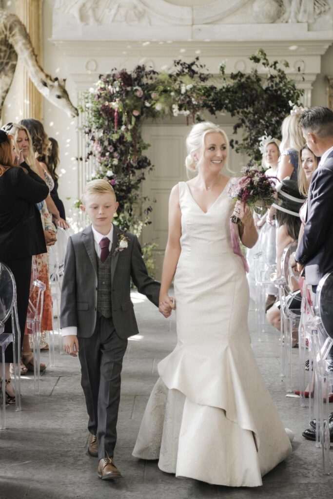 Wedding-at-Aynhoe-Park-photographer-in-Oxford