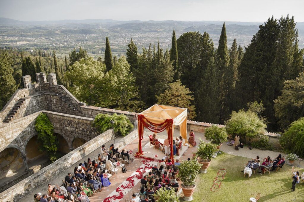 Indian wedding in Tuscany Mandy photographer Hindu ceremony Andrea Pitti-19