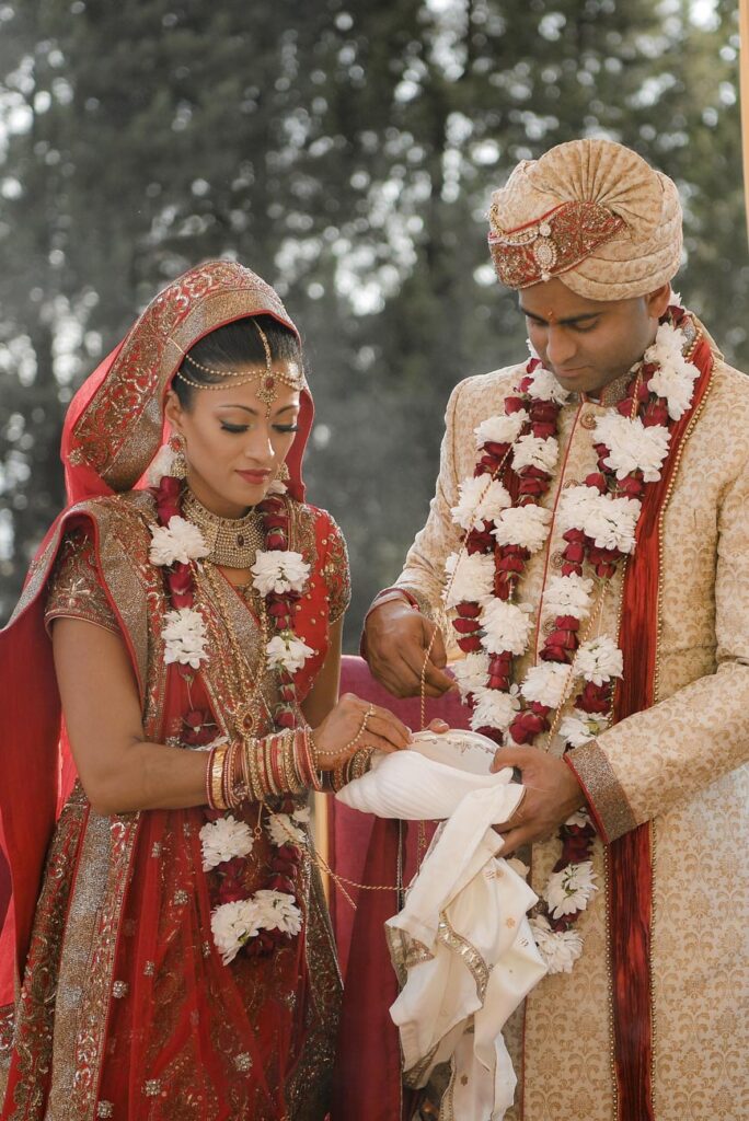 Indian wedding in Tuscany Mandy photographer Hindu ceremony Andrea Pitti-19