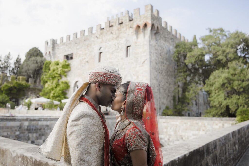 Indian wedding in Tuscany Mandy photographer Hindu ceremony Andrea Pitti-19