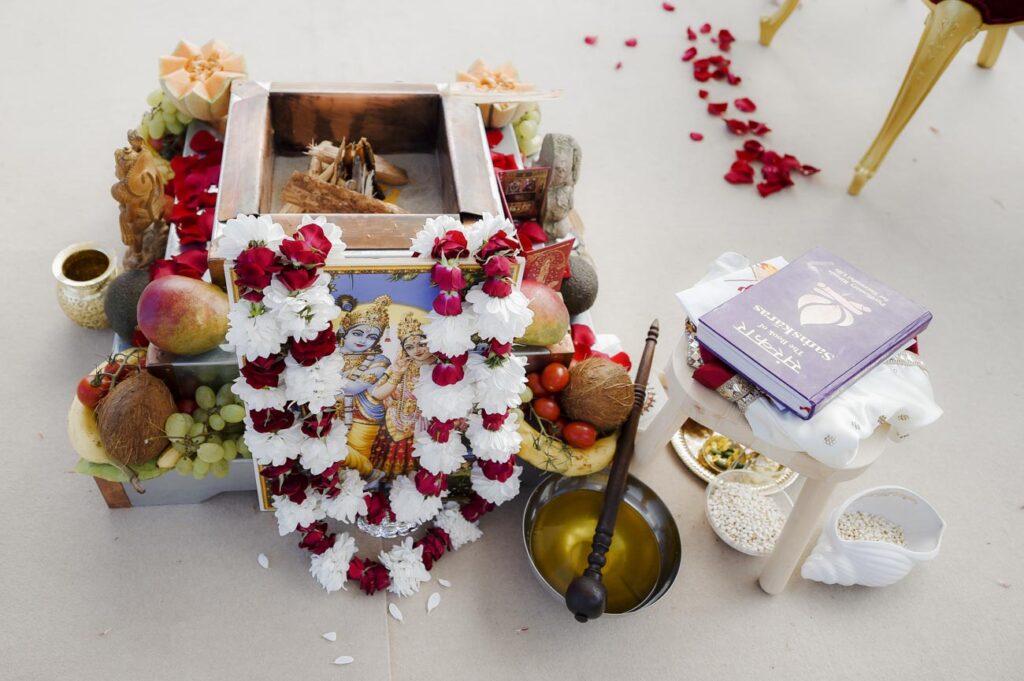 Indian wedding in Tuscany Mandy photographer Hindu ceremony Andrea Pitti-19