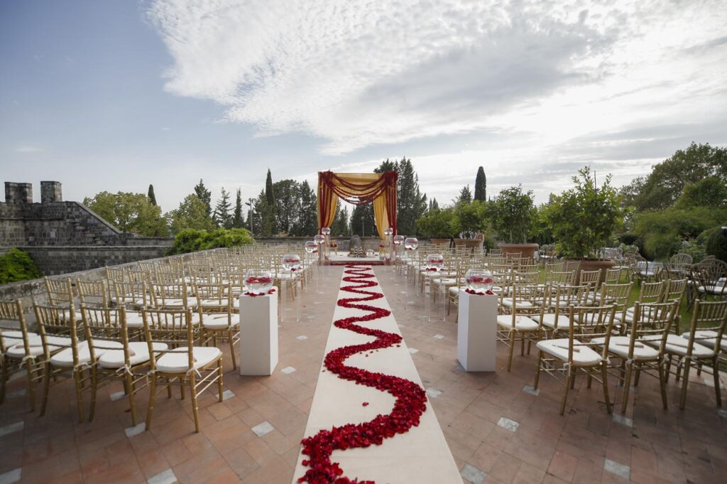 Indian wedding in Tuscany Mandy photographer Hindu ceremony Andrea Pitti-19