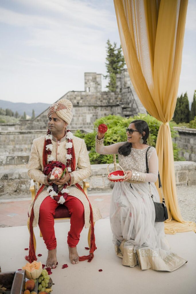 Indian wedding in Tuscany Mandy photographer Hindu ceremony Andrea Pitti-19